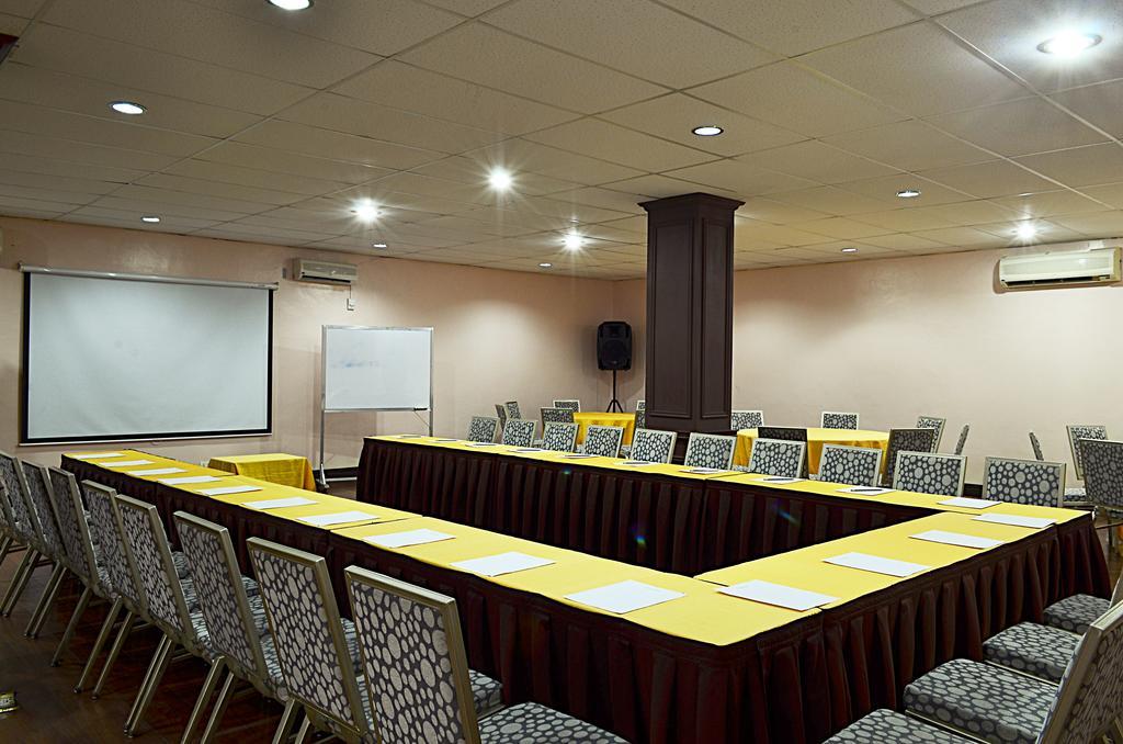 Thunderbird Resorts - Rizal Binangonan Esterno foto