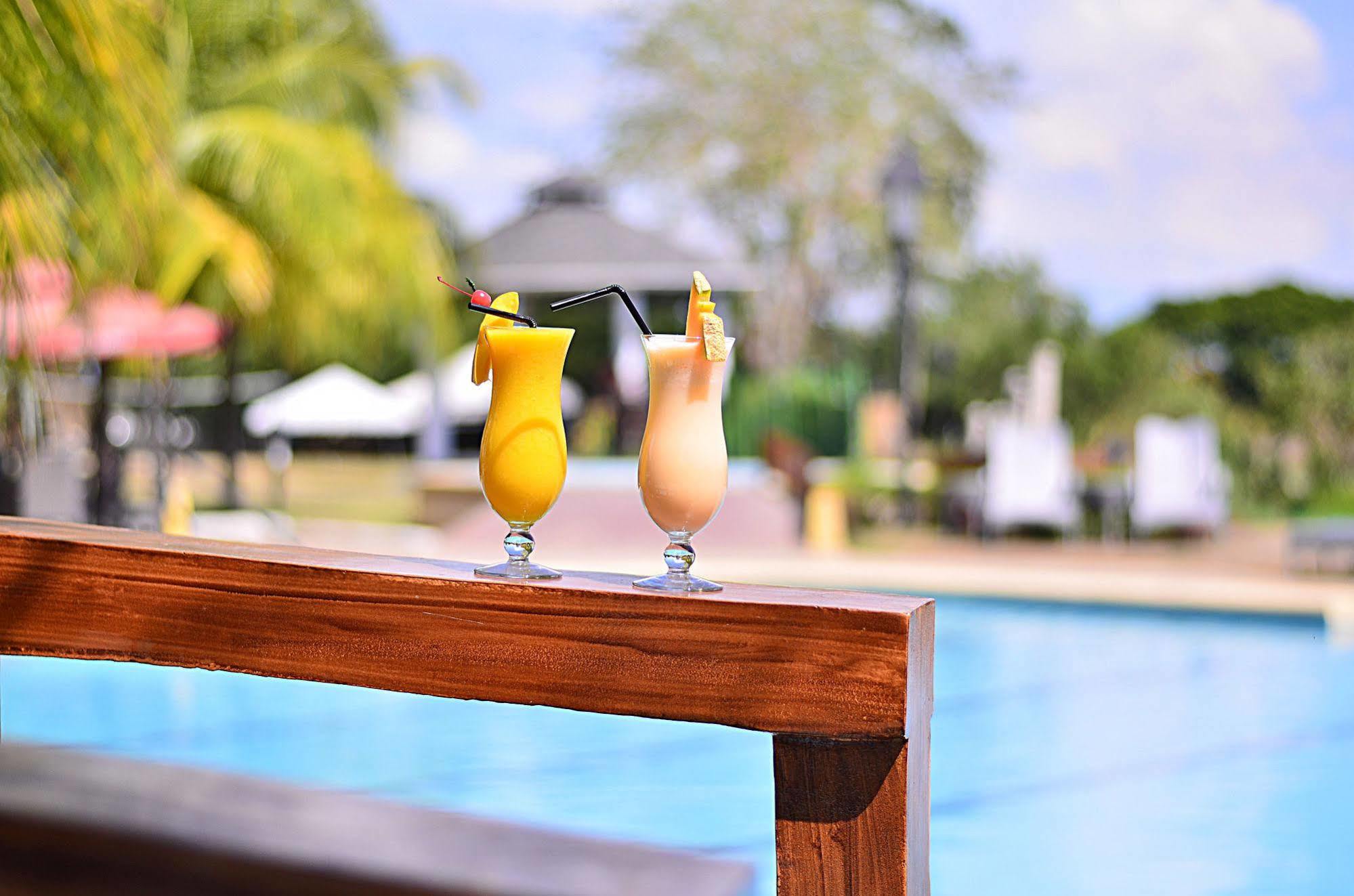 Thunderbird Resorts - Rizal Binangonan Esterno foto