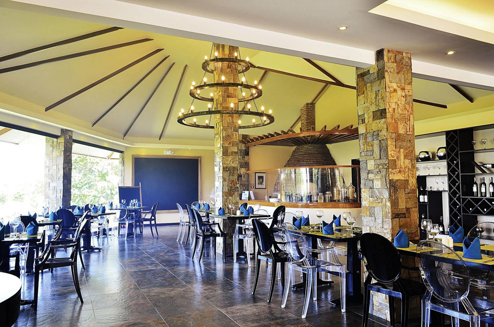 Thunderbird Resorts - Rizal Binangonan Esterno foto